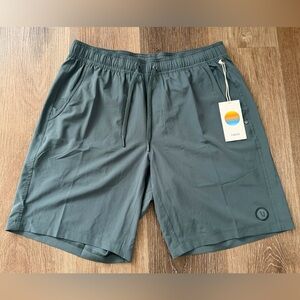 VUORI  Kore  Short Unlined 9” Agate Green Tonal Sz Medium V3073 Athletic  NWT